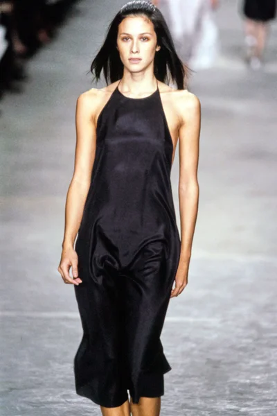 Look 16